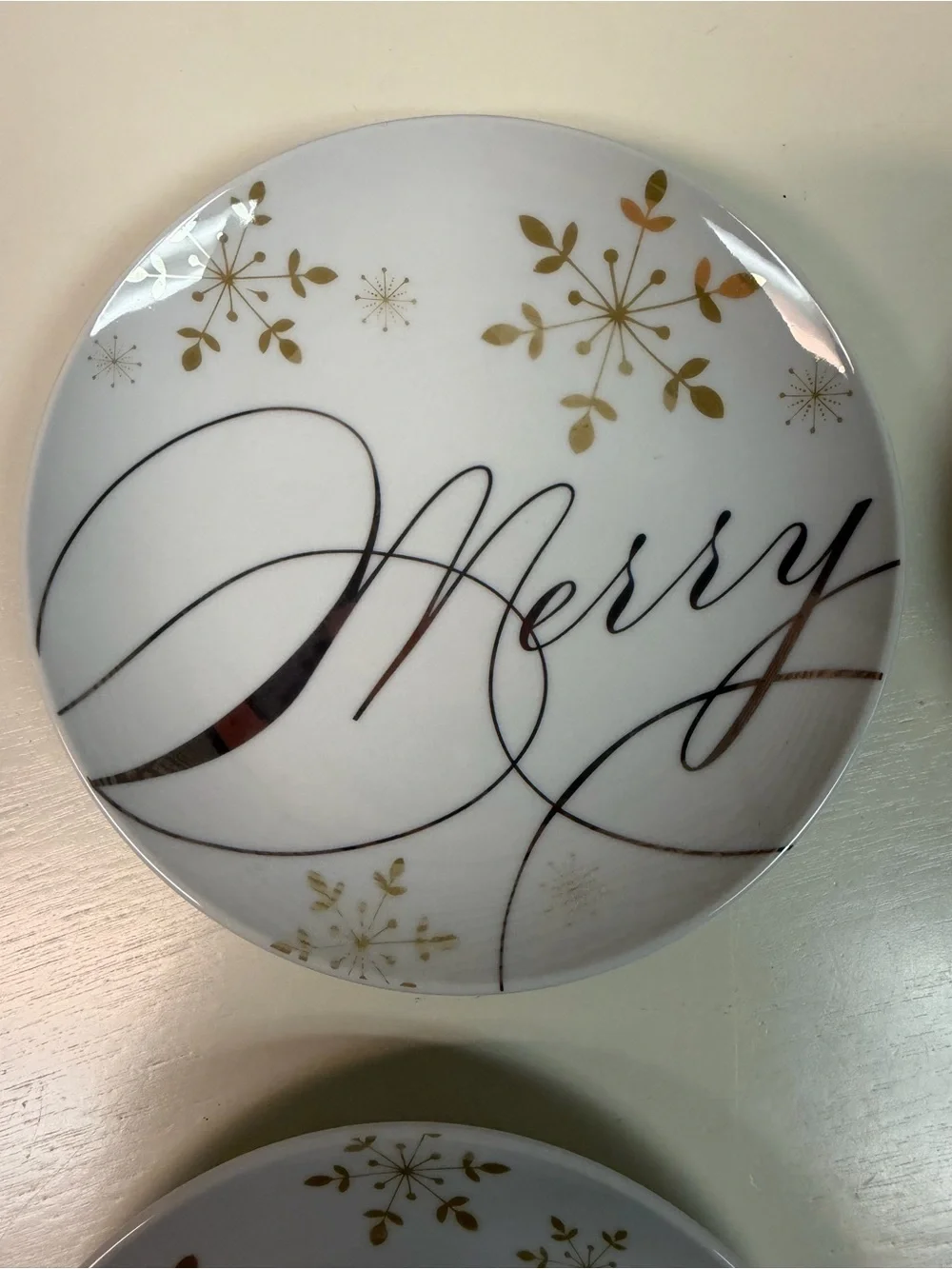 Pier 1 Holiday Wishes 6” Snowflake Appetizer Plates Set of 4